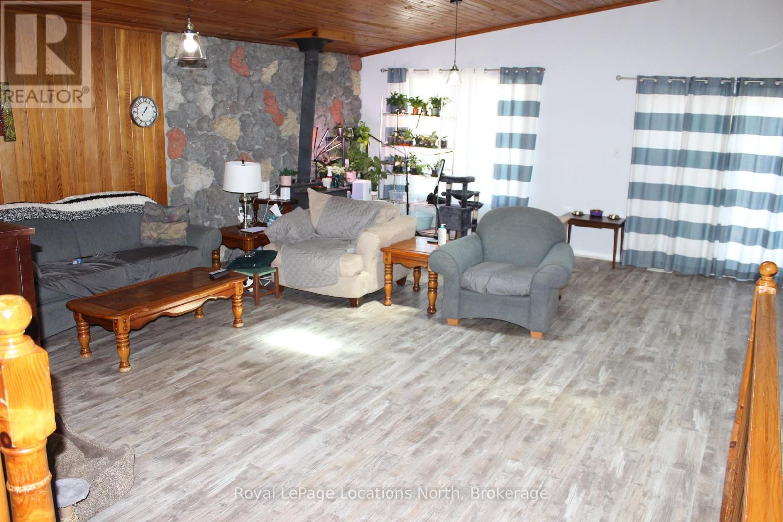 30 Earl Street, Wasaga Beach, Ontario  L9Z 2M6 - Photo 17 - S12176337