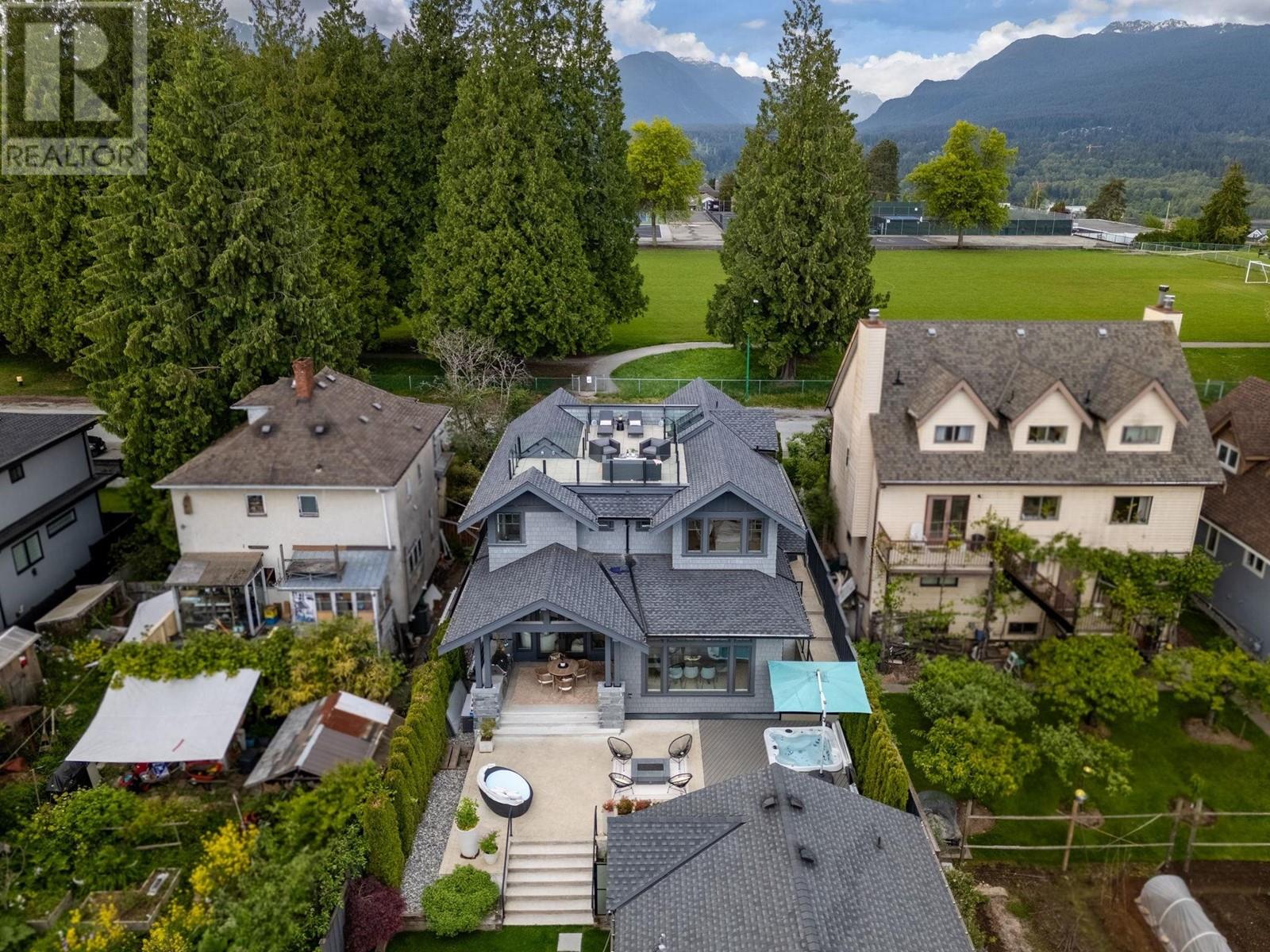 3836 Eton Street, Burnaby, British Columbia  V5C 1J4 - Photo 2 - R3007614