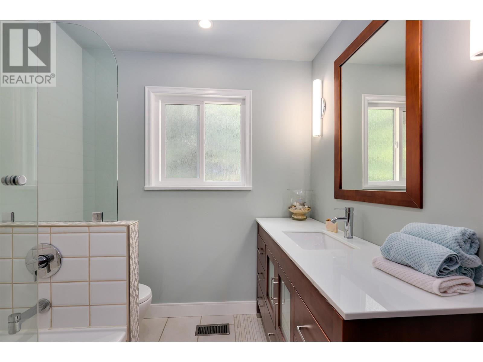 4638 Lockehaven Place, North Vancouver, British Columbia  V7G 2B8 - Photo 25 - R3007624