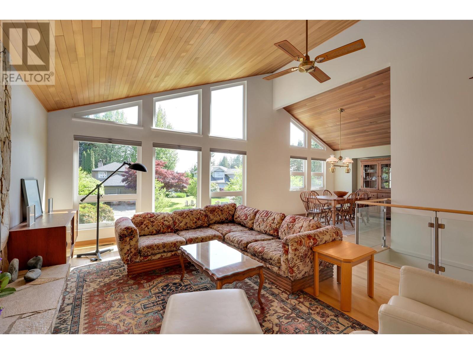 4638 Lockehaven Place, North Vancouver, British Columbia  V7G 2B8 - Photo 5 - R3007624