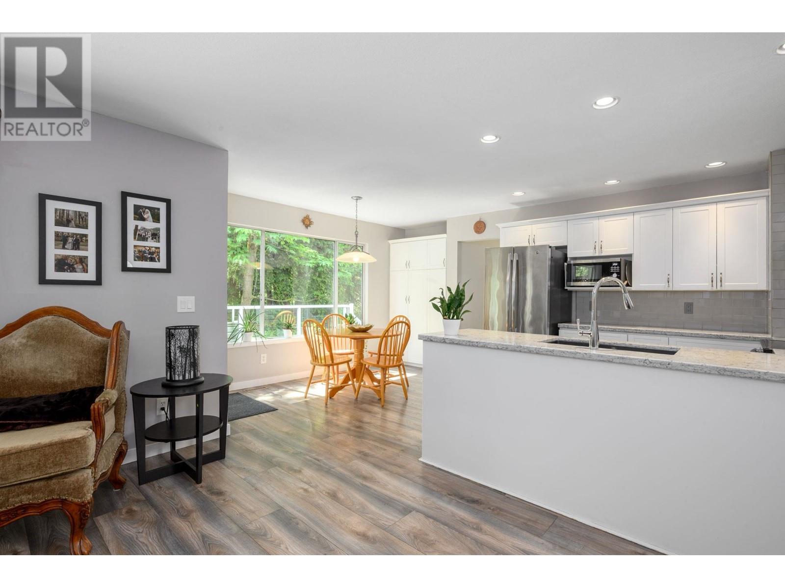 3910 Ambleside Close, Port Coquitlam, British Columbia  V3B 7G2 - Photo 11 - R3007633
