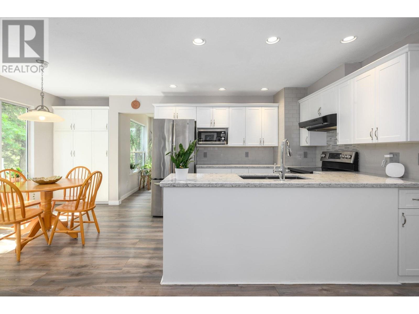 3910 Ambleside Close, Port Coquitlam, British Columbia  V3B 7G2 - Photo 12 - R3007633