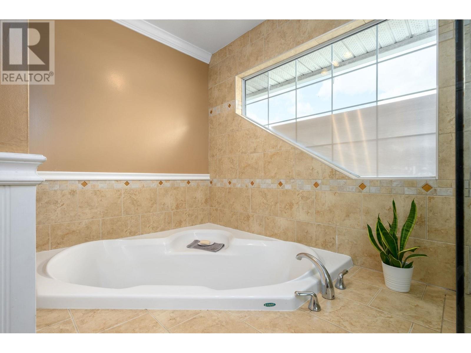 3910 Ambleside Close, Port Coquitlam, British Columbia  V3B 7G2 - Photo 19 - R3007633