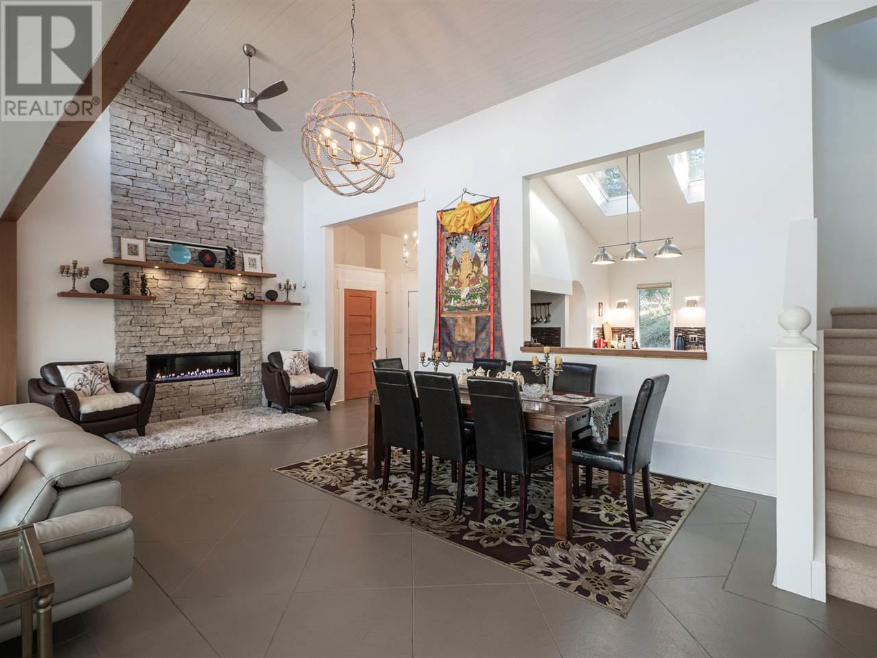 313 Skyline Drive, Gibsons, British Columbia  V0N 1V8 - Photo 10 - R3007643