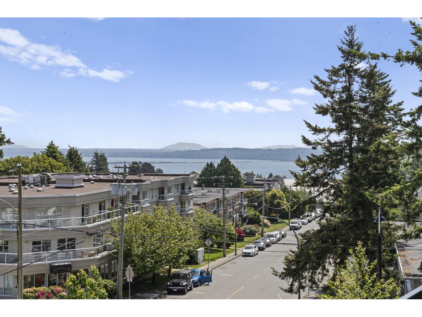 404 1439 George Street, White Rock, British Columbia  V4B 0B9 - Photo 2 - R3007544