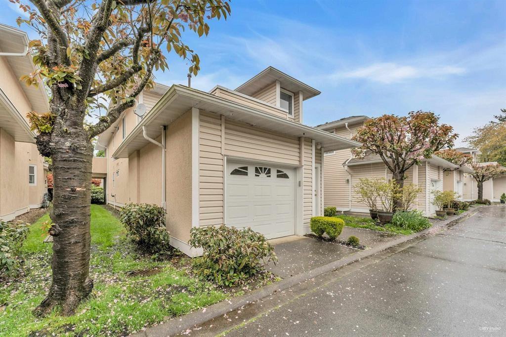 104 9310 King George Boulevard, Surrey, British Columbia  V3V 5W3 - Photo 2 - R3007522