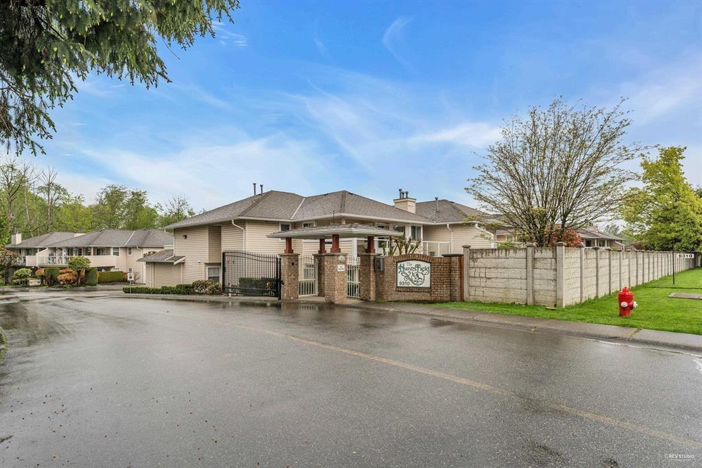 104 9310 King George Boulevard, Surrey, British Columbia  V3V 5W3 - Photo 1 - R3007522
