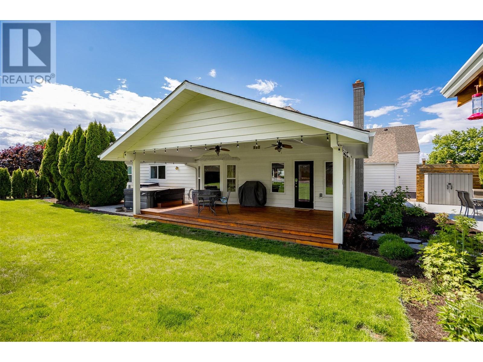1451 Oakridge Road, Kelowna, British Columbia  V1W 3A8 - Photo 40 - 10348853