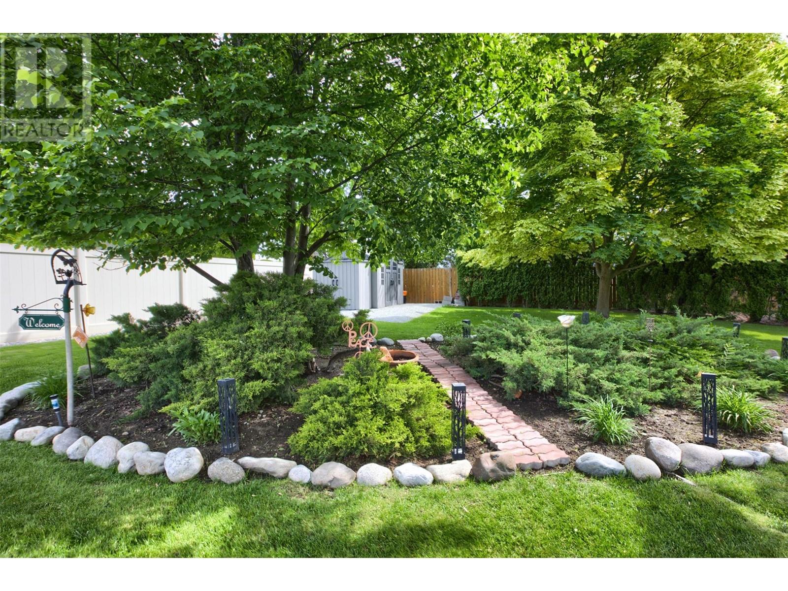 448 Lakeway Drive, Kelowna, British Columbia  V1W 3S4 - Photo 33 - 10349381