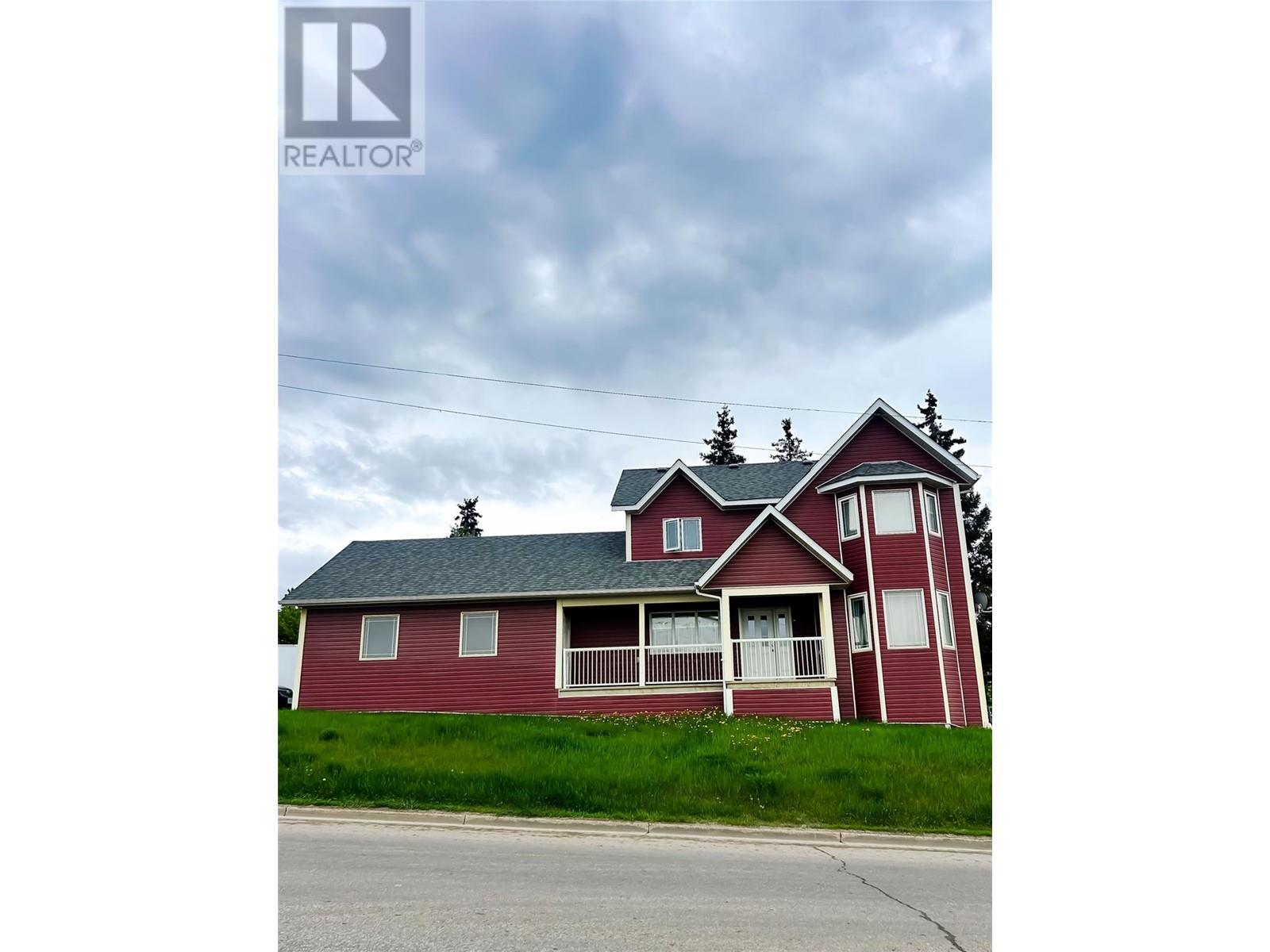 721 100 Avenue, Dawson Creek, British Columbia  V1G 0B5 - Photo 1 - 10349552
