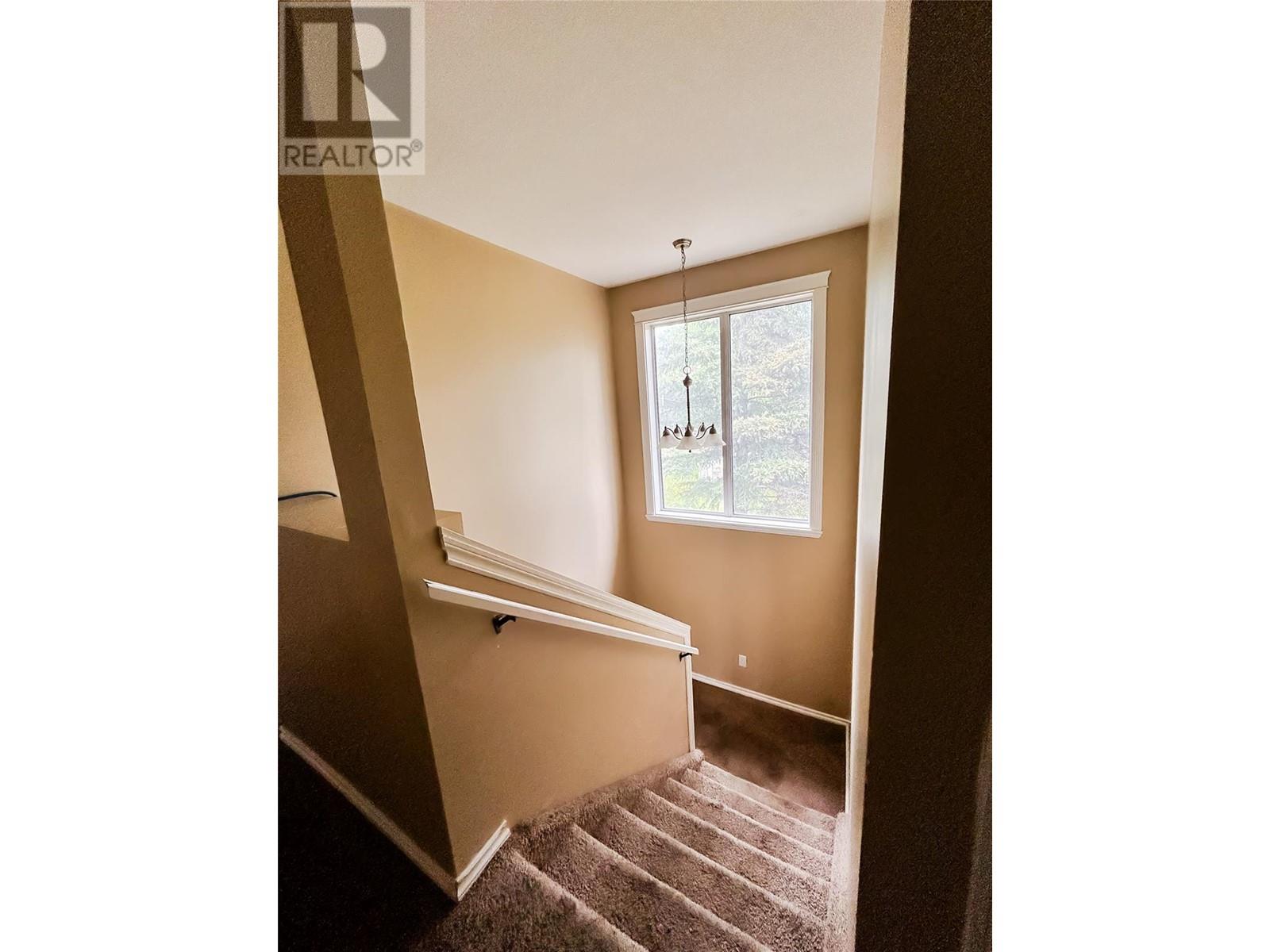 721 100 Avenue, Dawson Creek, British Columbia  V1G 0B5 - Photo 8 - 10349552