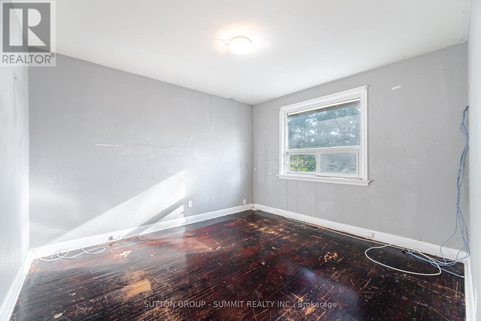 12 Dashwood Crescent, Toronto, Ontario  M9V 2N8 - Photo 21 - W12170234