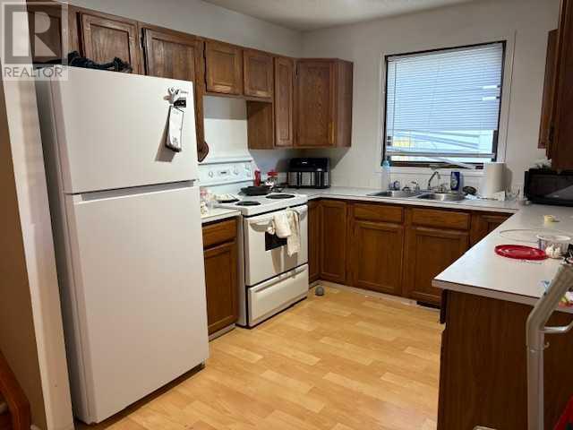 Property at 115 Cayuga Crescent W image 5