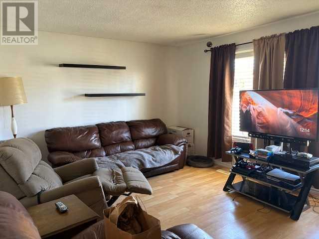 Property at 115 Cayuga Crescent W image 4