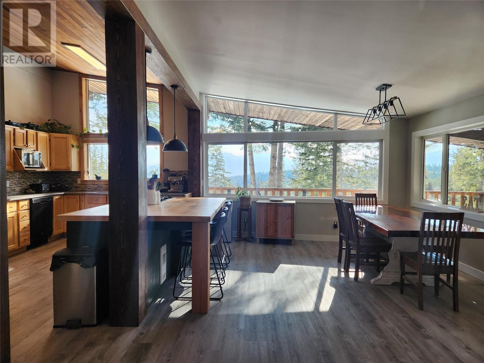 922 Mobley Road, Tappen, British Columbia  V0E 2X1 - Photo 10 - 10335338