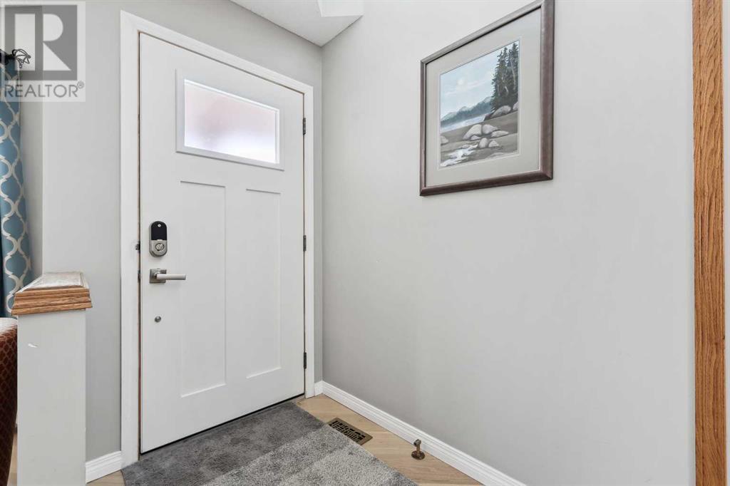 Property at 42 Sundown Manor SE image 3