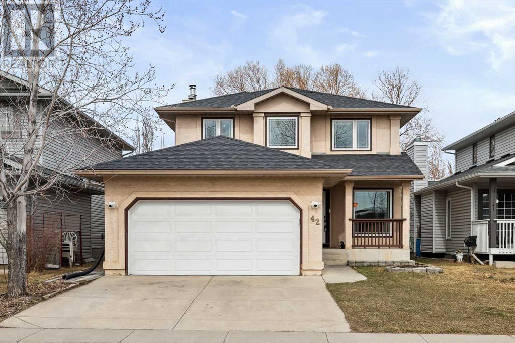 Property at 42 Sundown Manor SE image 1