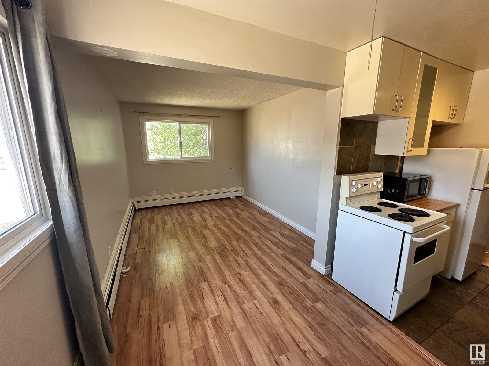 Property at #10 10620 122 ST NW image 2