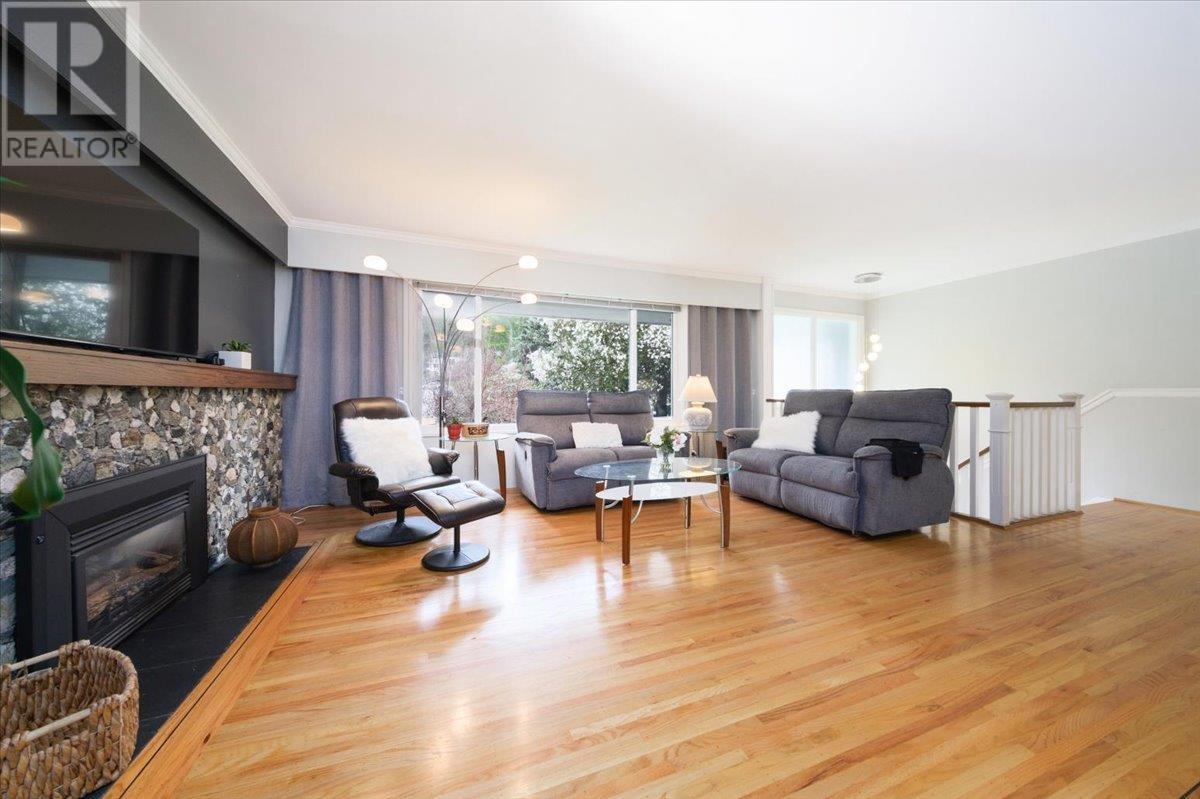 2235 Whitman Avenue, North Vancouver, British Columbia  V7H 2C6 - Photo 5 - R2996587