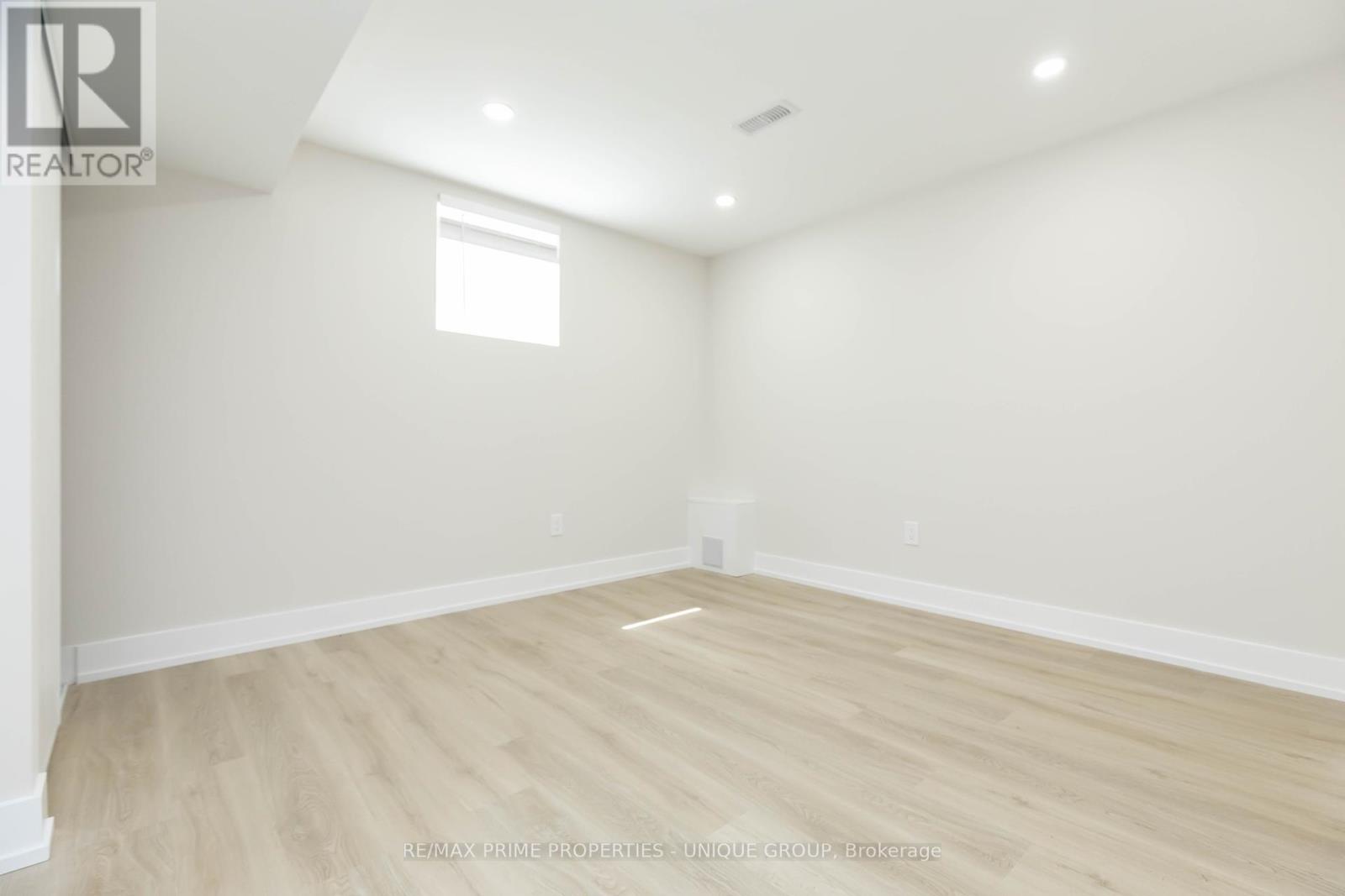 Lower - 10 Emmett Place E, Whitby, Ontario  L1R 2B4 - Photo 20 - E12153969