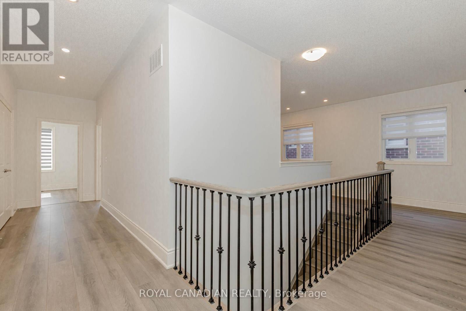 74 Cattail Crescent, Hamilton, Ontario  L8B 1Z6 - Photo 38 - X12125495