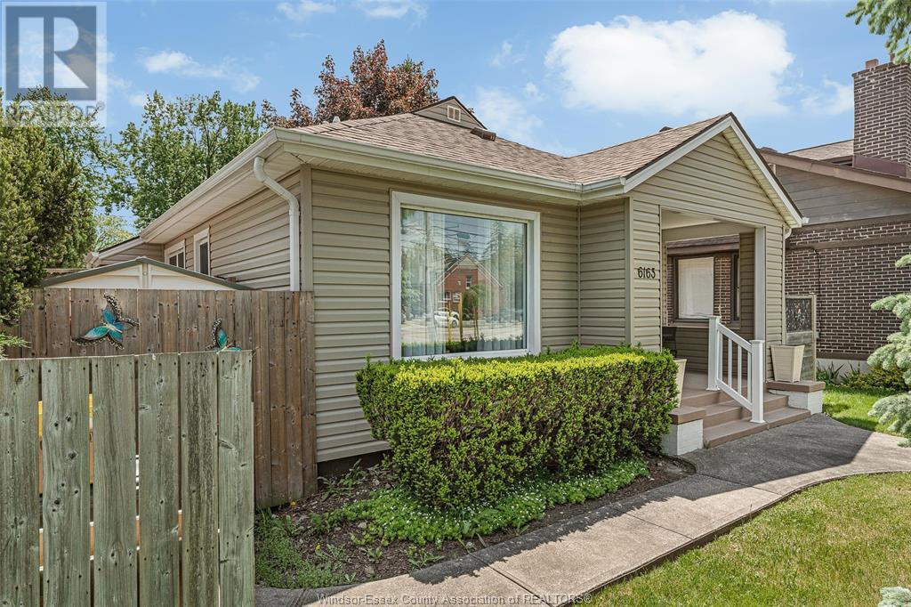 6163 Wyandotte Street East, Windsor, Ontario  N8S 1N4 - Photo 2 - 25013240