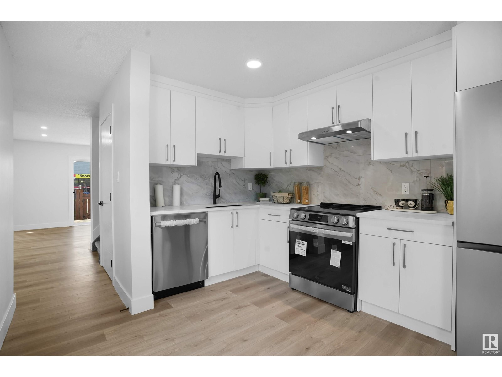 6066 MILL WOODS S NW, Edmonton, Alberta
