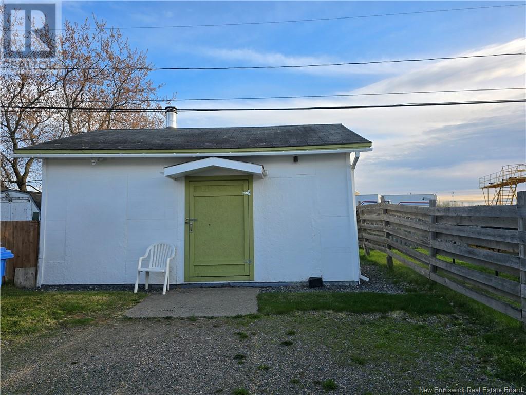 1924 Brideau, Bathurst, New Brunswick  E2A 2G8 - Photo 5 - NB118540
