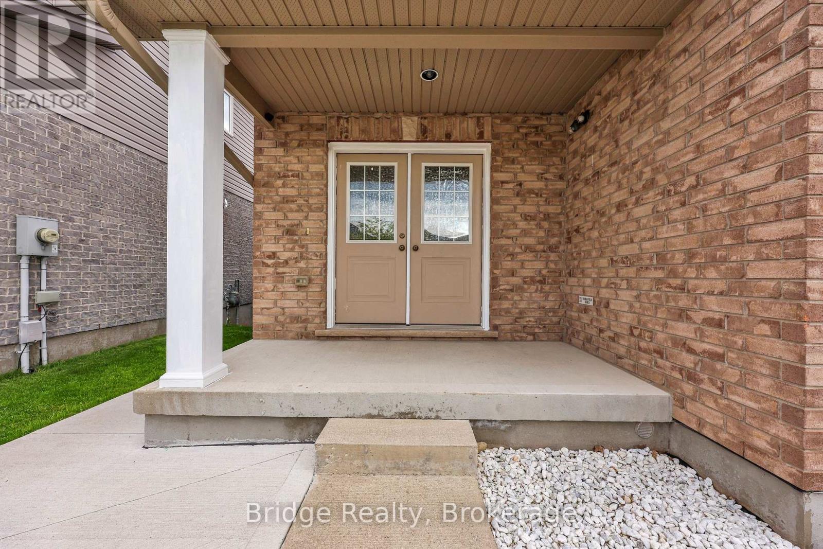 483 Champlain Avenue, Woodstock, Ontario  N4V 0A7 - Photo 4 - X12174911