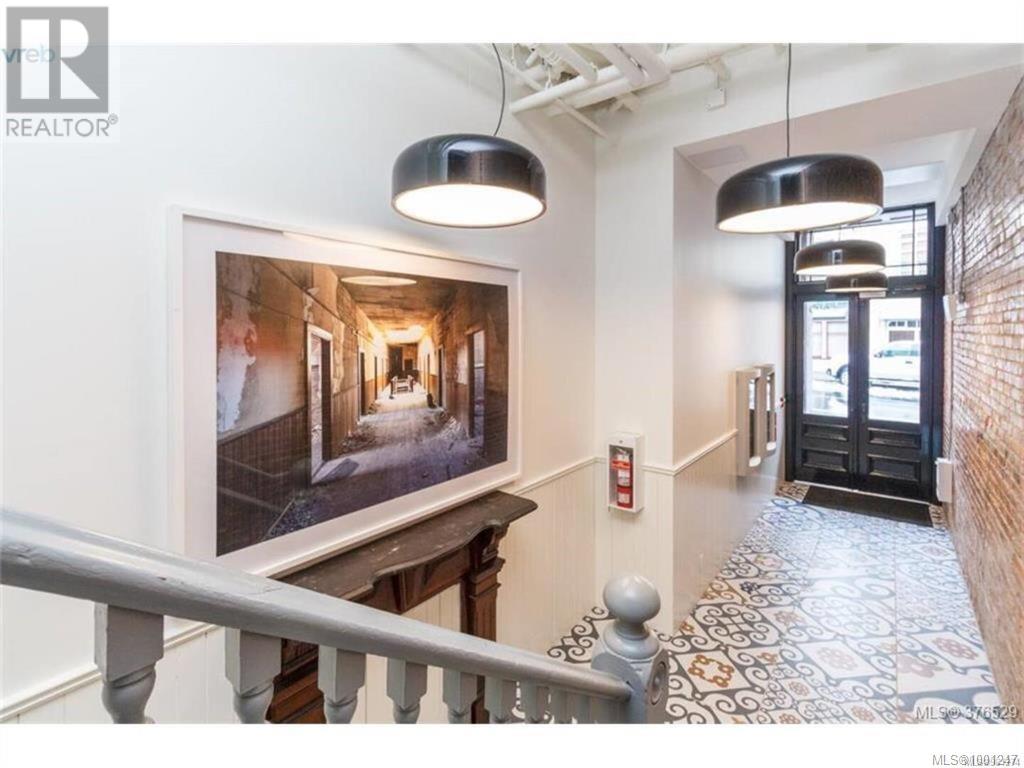 Property at 320 1610 Store St image 4