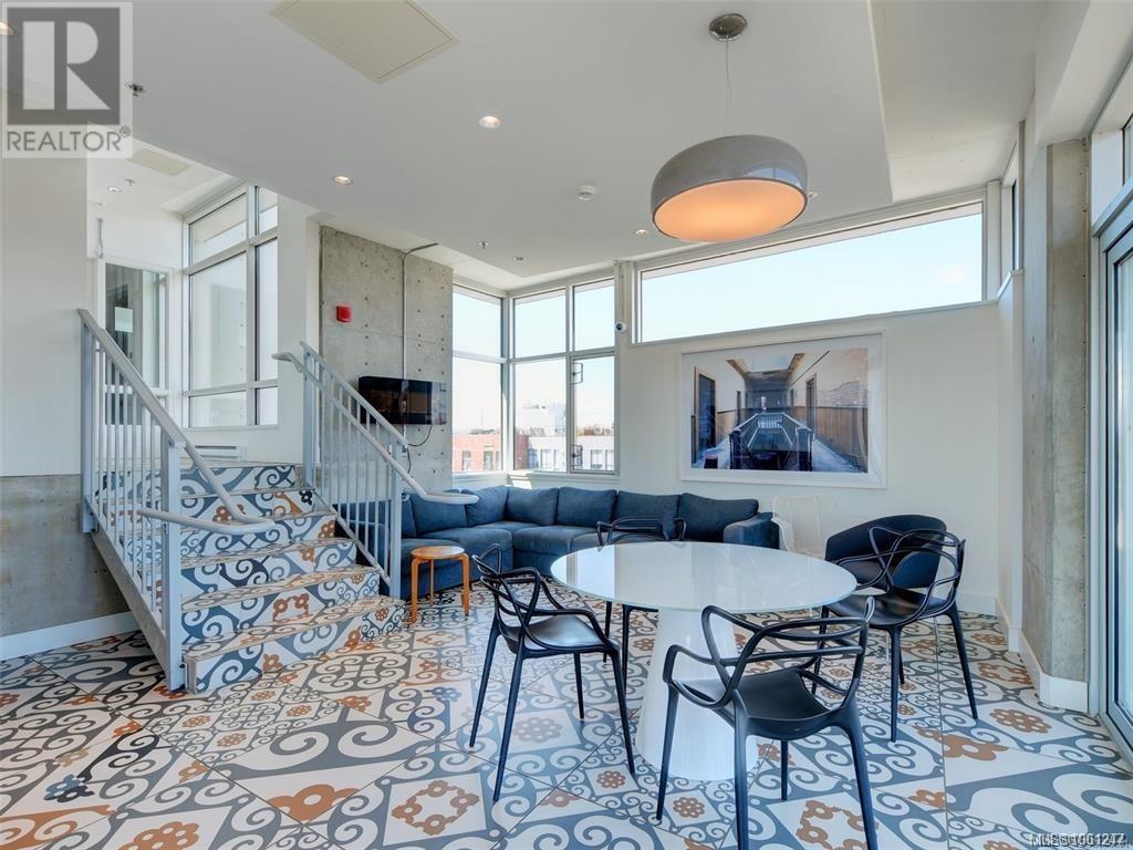Property at 320 1610 Store St image 5
