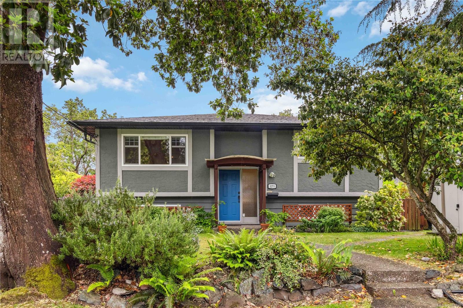 1273 HOLLOWAY St, Saanich, British Columbia