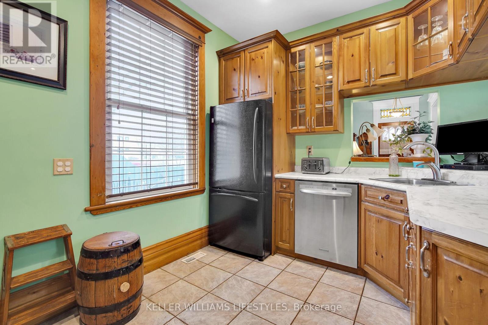 145 Price Street, London East, Ontario  N5Z 2J4 - Photo 12 - X12176370