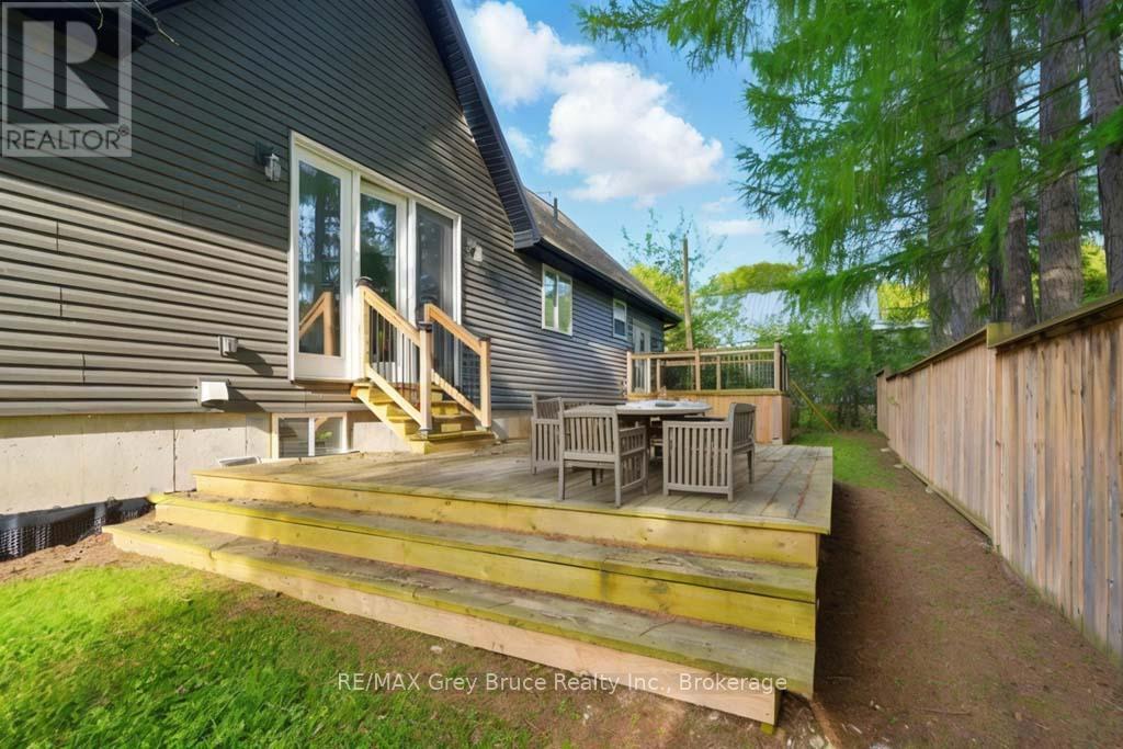 635 18th Street E, Owen Sound, Ontario  N4K 2J5 - Photo 2 - X11909353