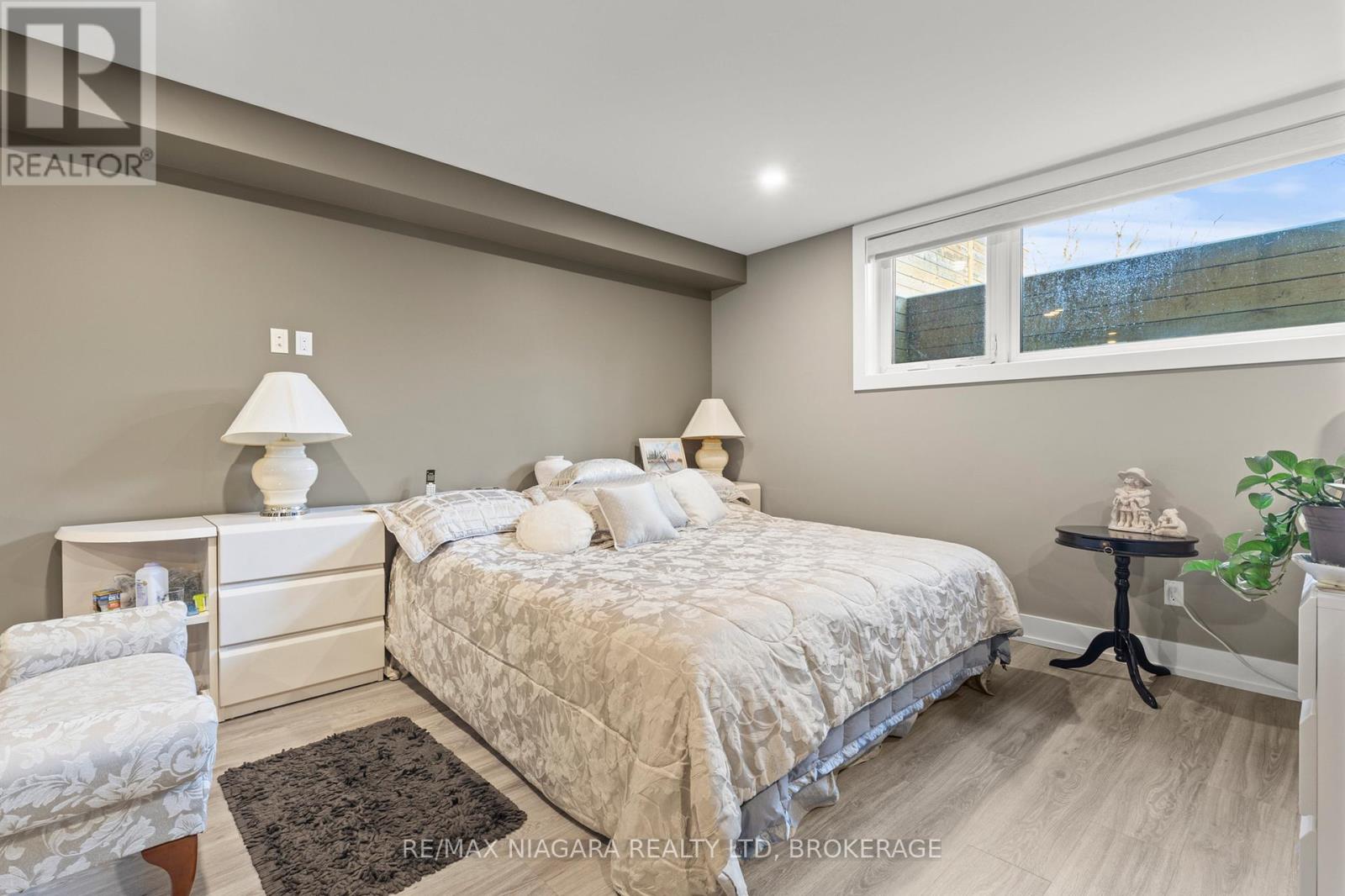 2 - 10 Taliesin Trail, Welland, Ontario  L3C 5R2 - Photo 27 - X12176402