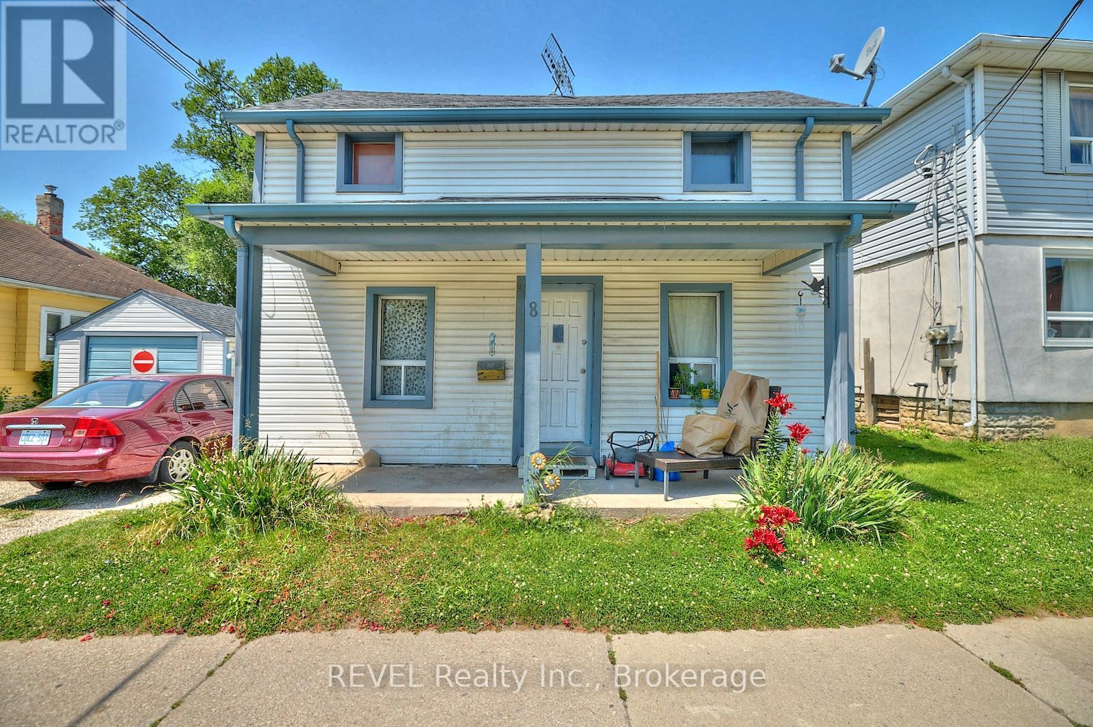 8 PELHAM ROAD, St. Catharines, Ontario