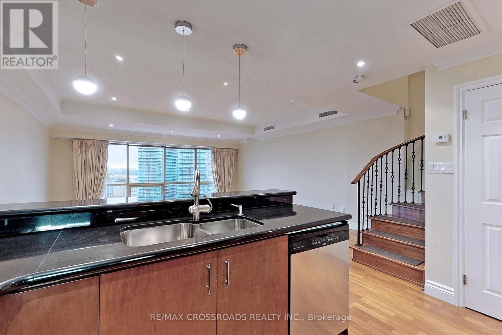 Ph02 - 1001 Bay Street, Toronto, Ontario  M5S 3A6 - Photo 16 - C12020533
