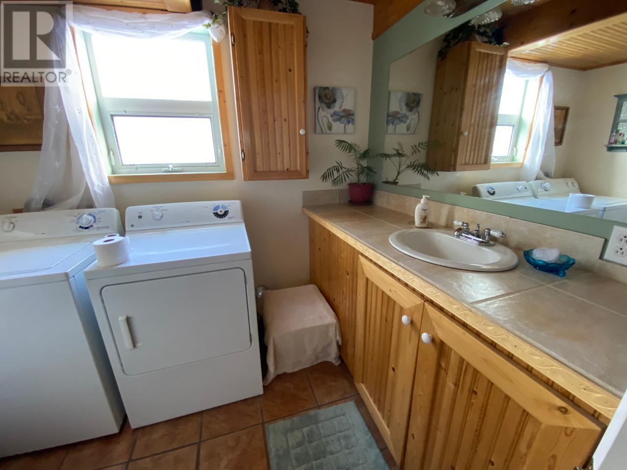 9800 3 Highway, Grand Forks, British Columbia  V0H 1H5 - Photo 13 - 10347816