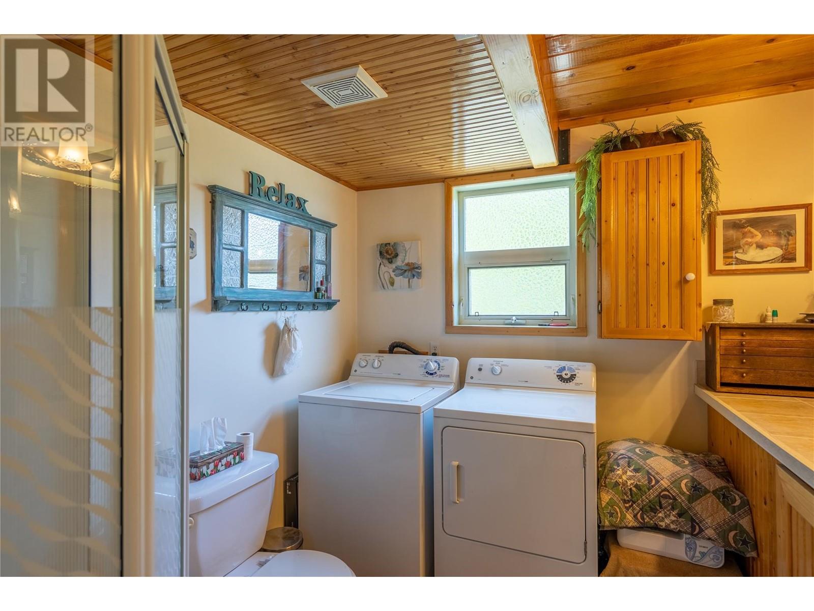 9800 3 Highway, Grand Forks, British Columbia  V0H 1H5 - Photo 14 - 10347816