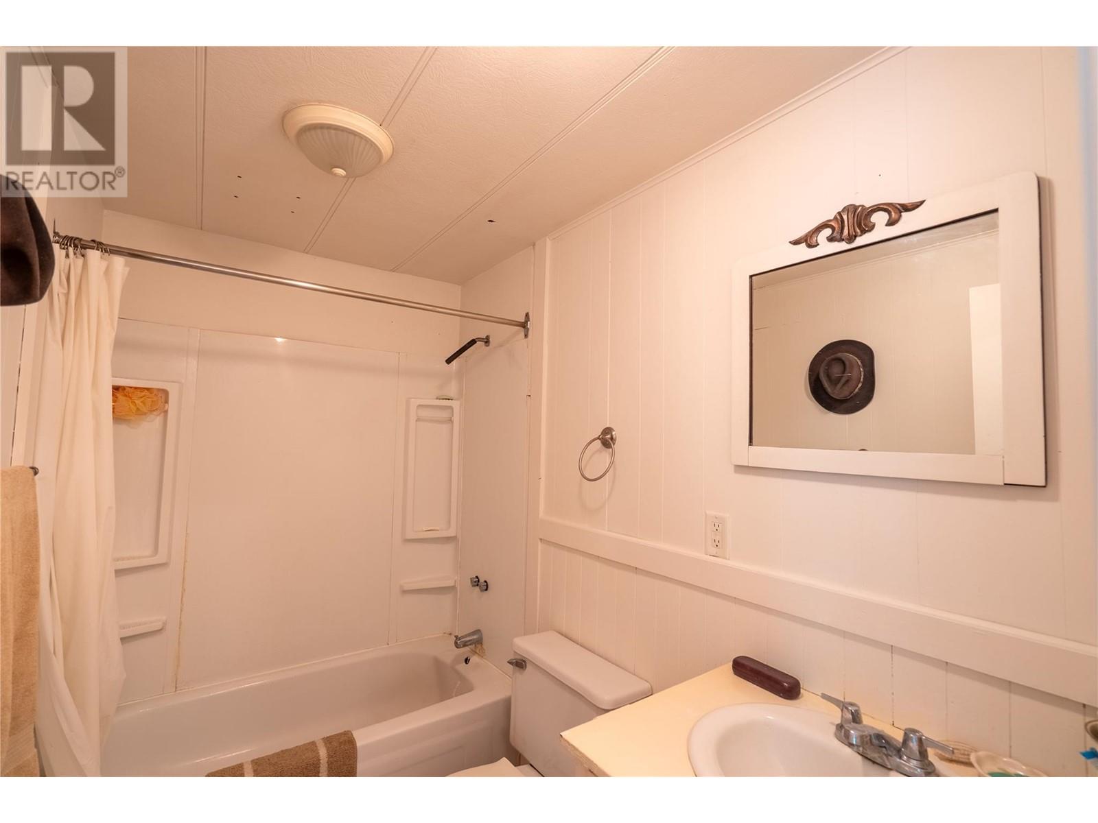9800 3 Highway, Grand Forks, British Columbia  V0H 1H5 - Photo 39 - 10347816