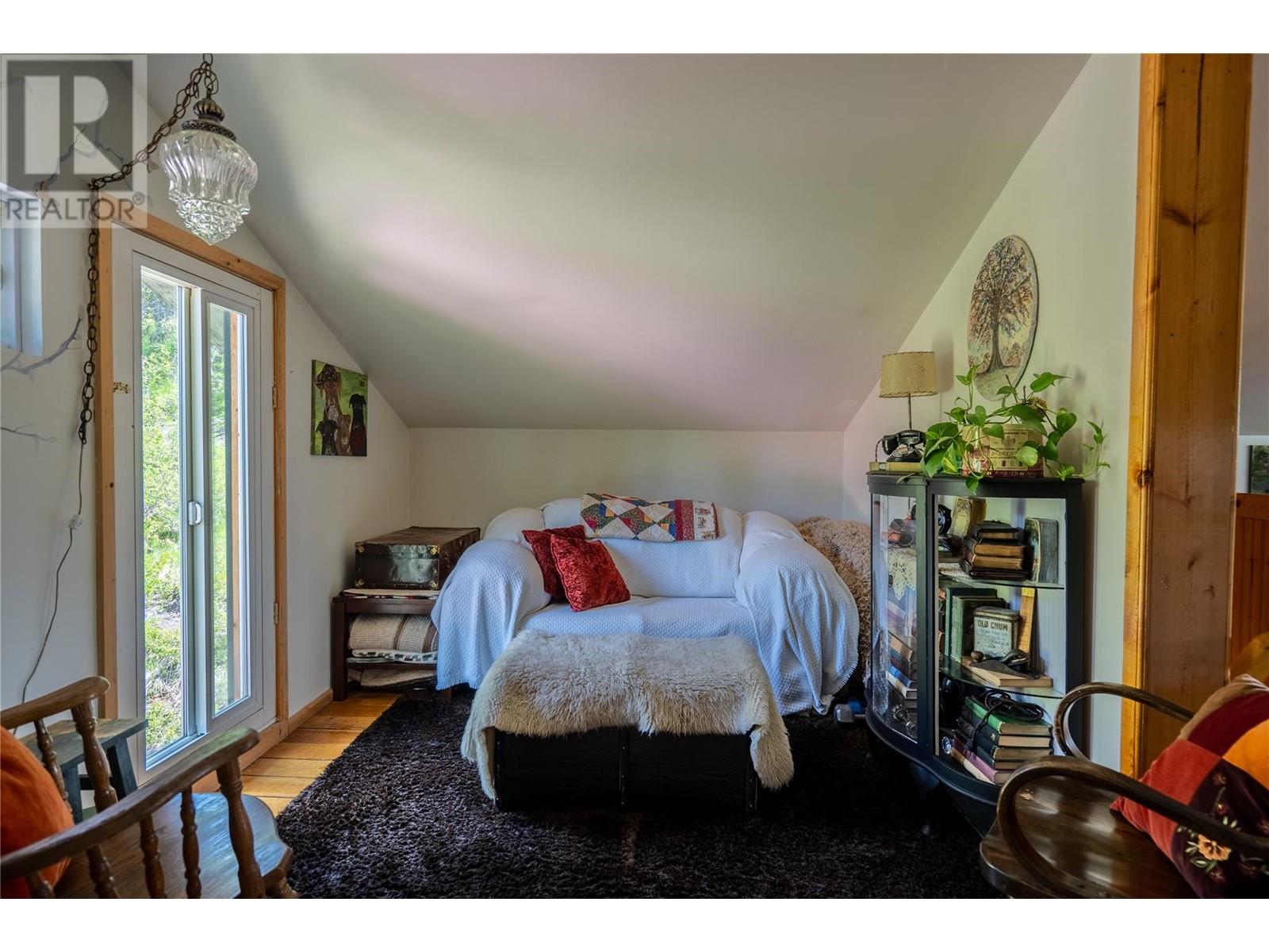 9800 3 Highway, Grand Forks, British Columbia  V0H 1H5 - Photo 17 - 10347816