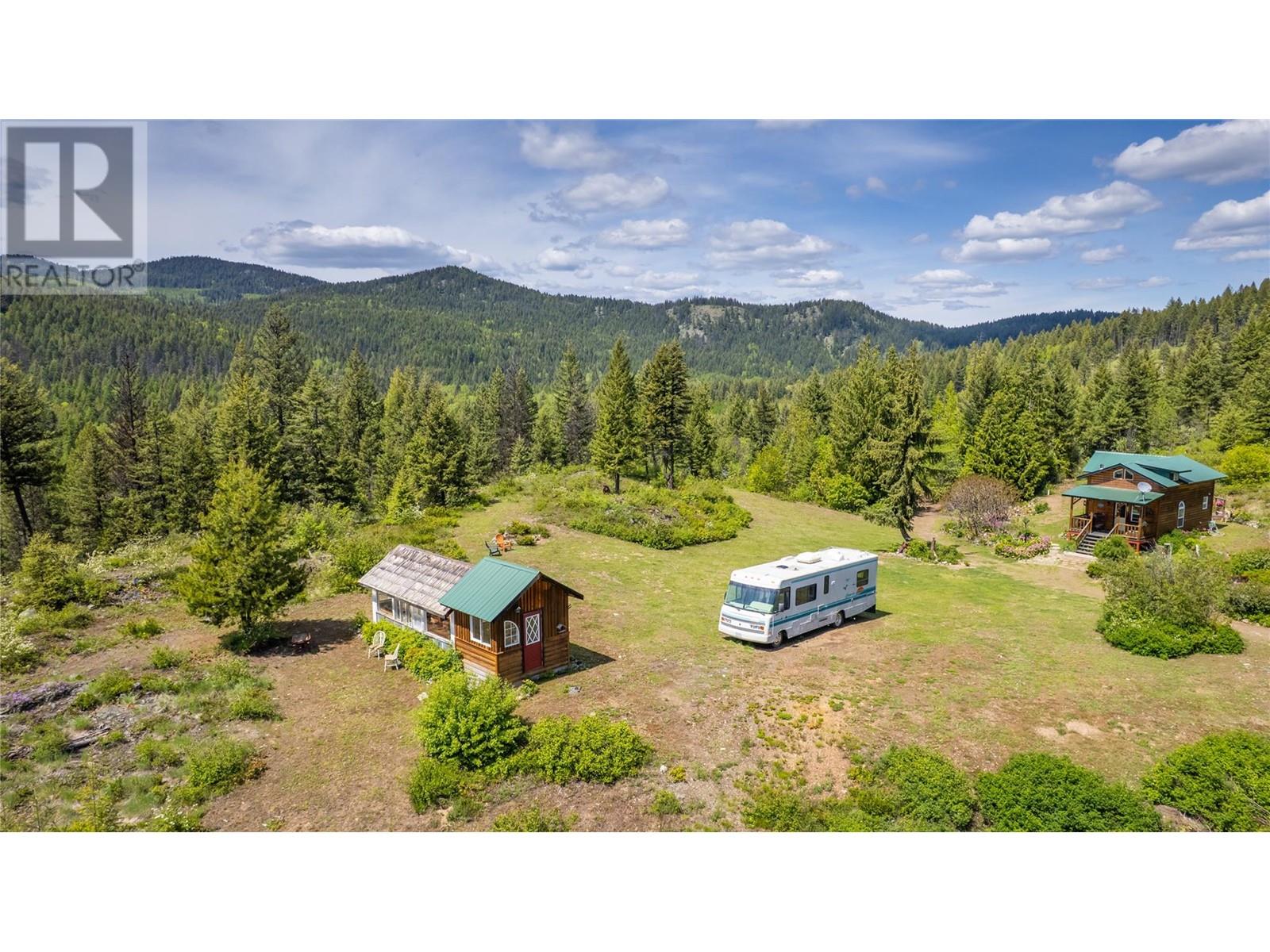 9800 3 Highway, Grand Forks, British Columbia