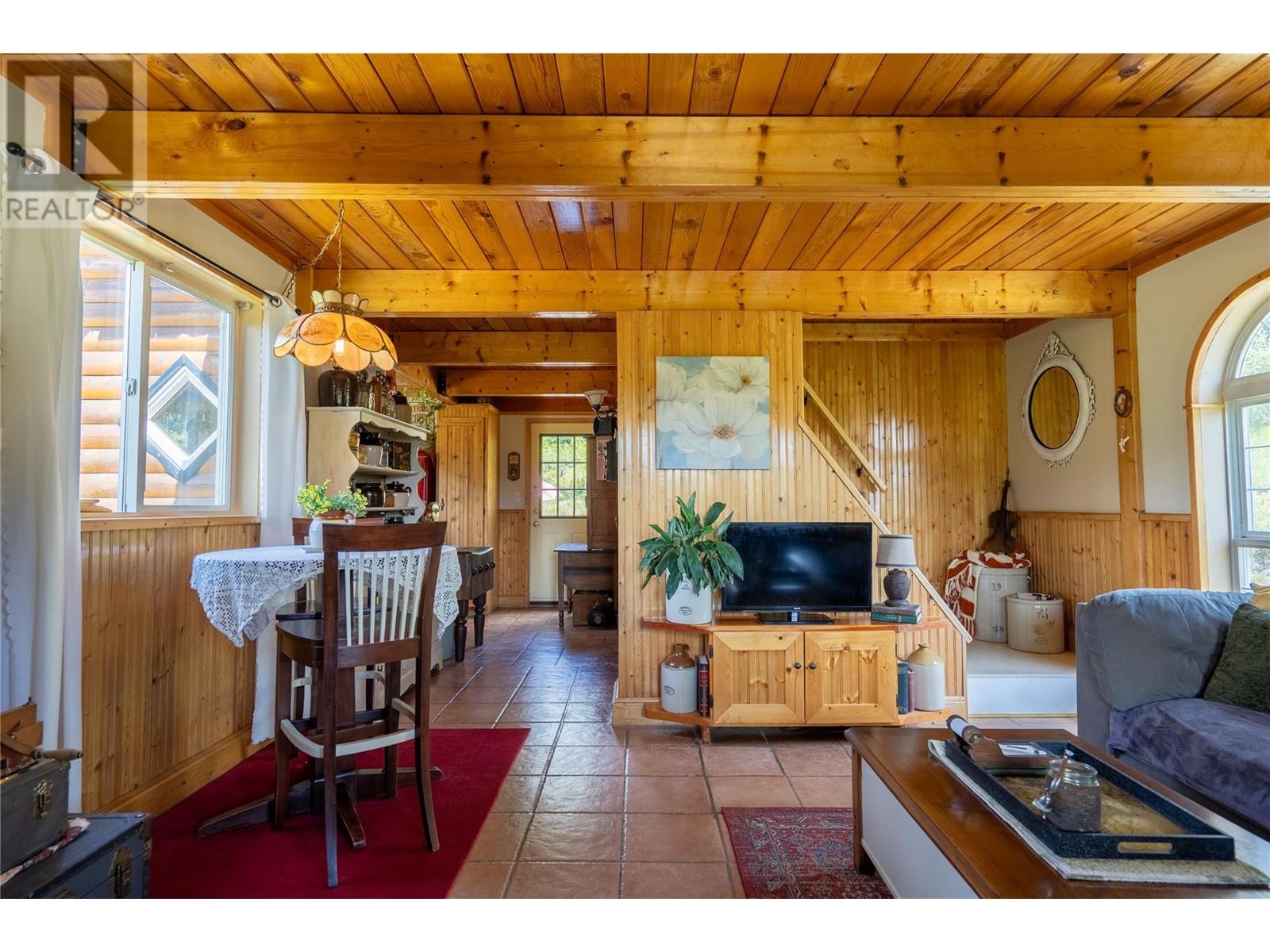 9800 3 Highway, Grand Forks, British Columbia  V0H 1H5 - Photo 3 - 10347816