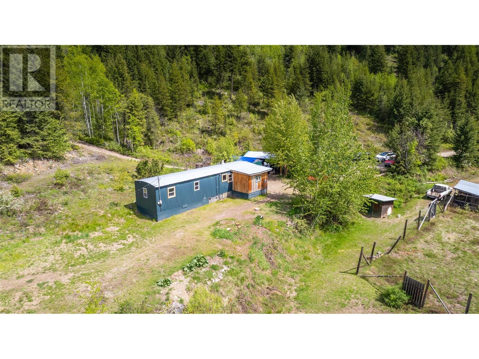 9800 3 Highway, Grand Forks, British Columbia  V0H 1H5 - Photo 34 - 10347816