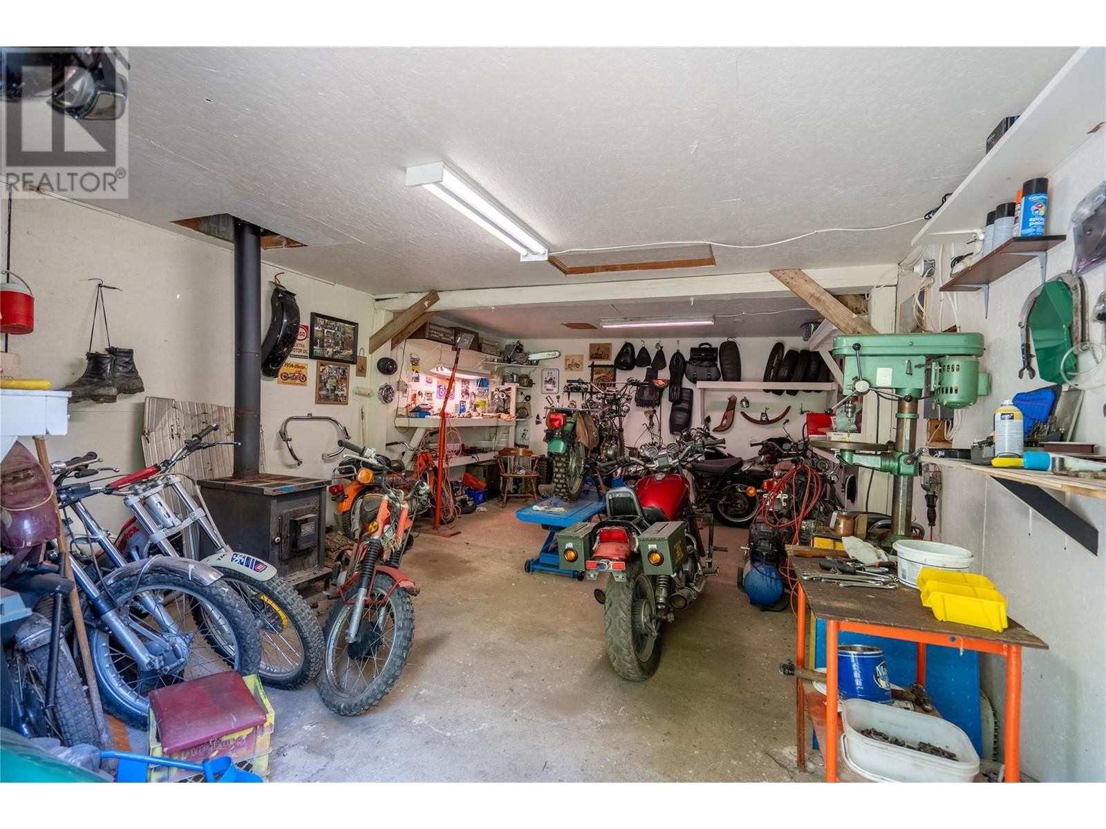9800 3 Highway, Grand Forks, British Columbia  V0H 1H5 - Photo 43 - 10347816