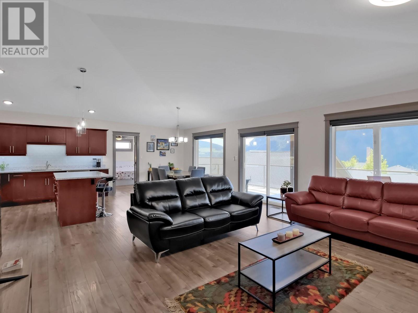 4400 MCLEAN CREEK Road Unit# 136, Okanagan Falls, BC V0H1R6
