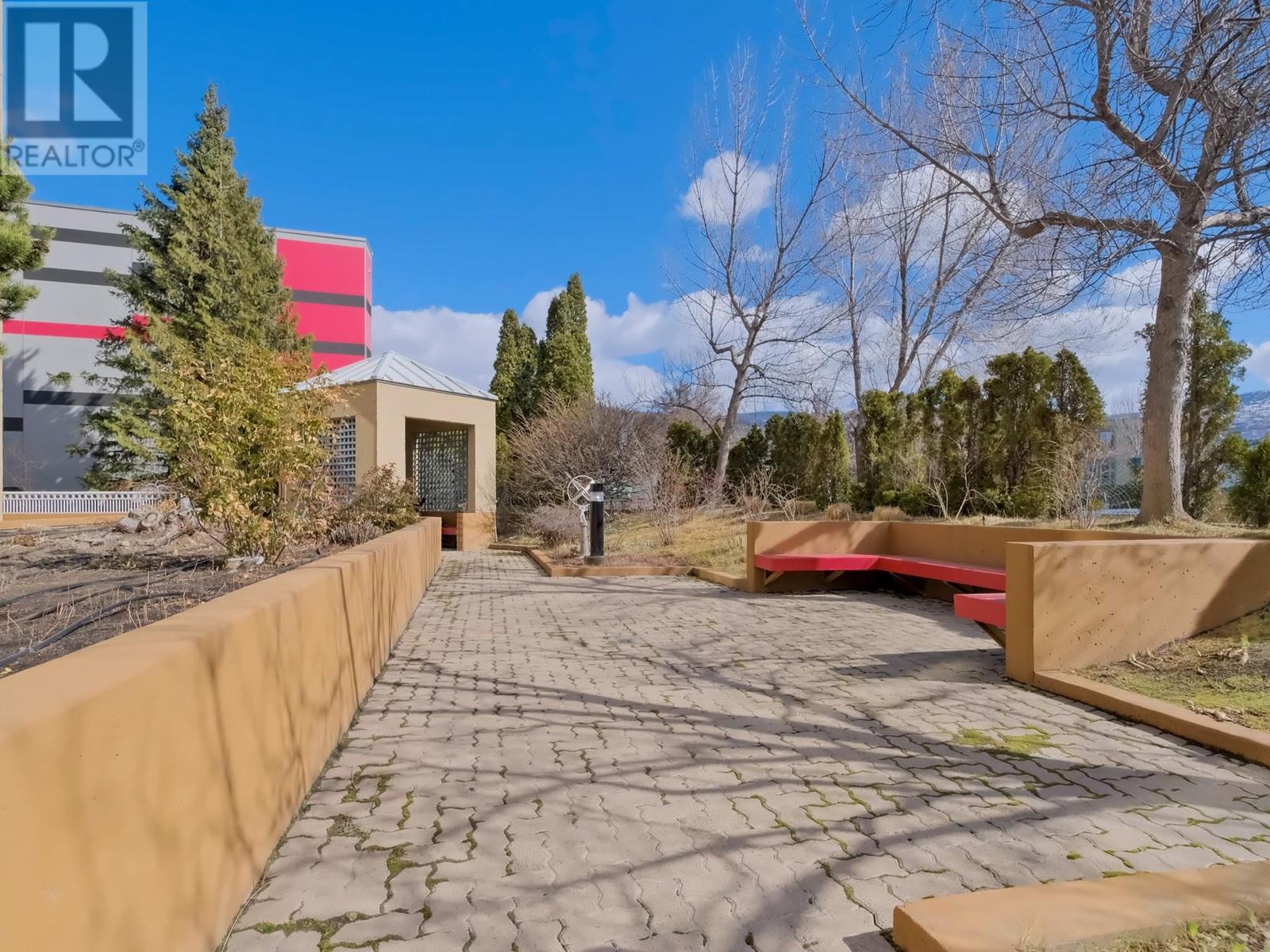 86 LAKESHORE Drive Unit# 302, Penticton, BC V2A1B5