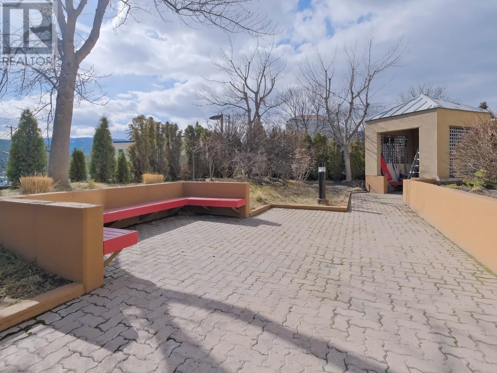 86 LAKESHORE Drive Unit# 302, Penticton, BC V2A1B5