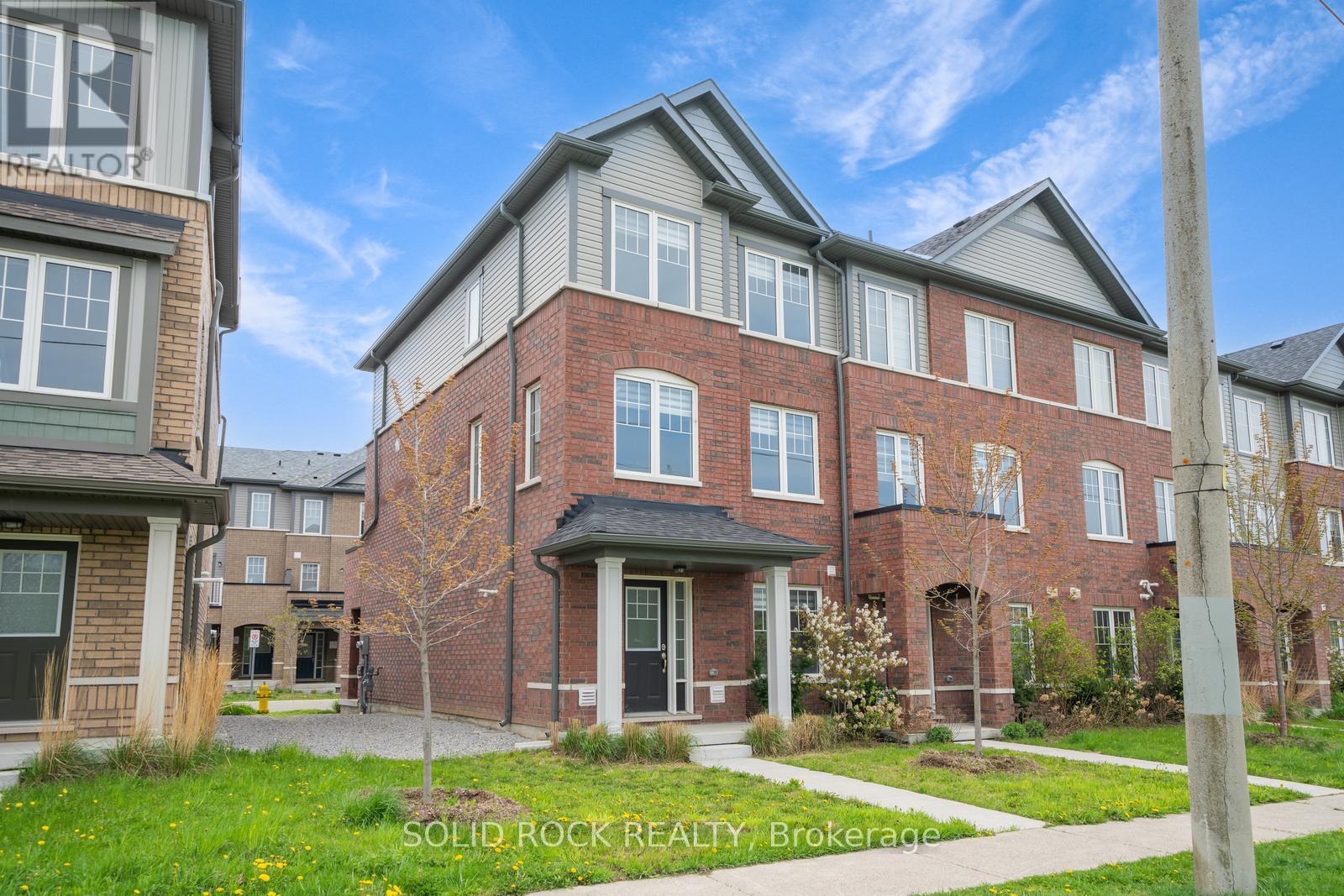840 Atwater Path, Oshawa, Ontario  L1J 0E8 - Photo 2 - E12176351