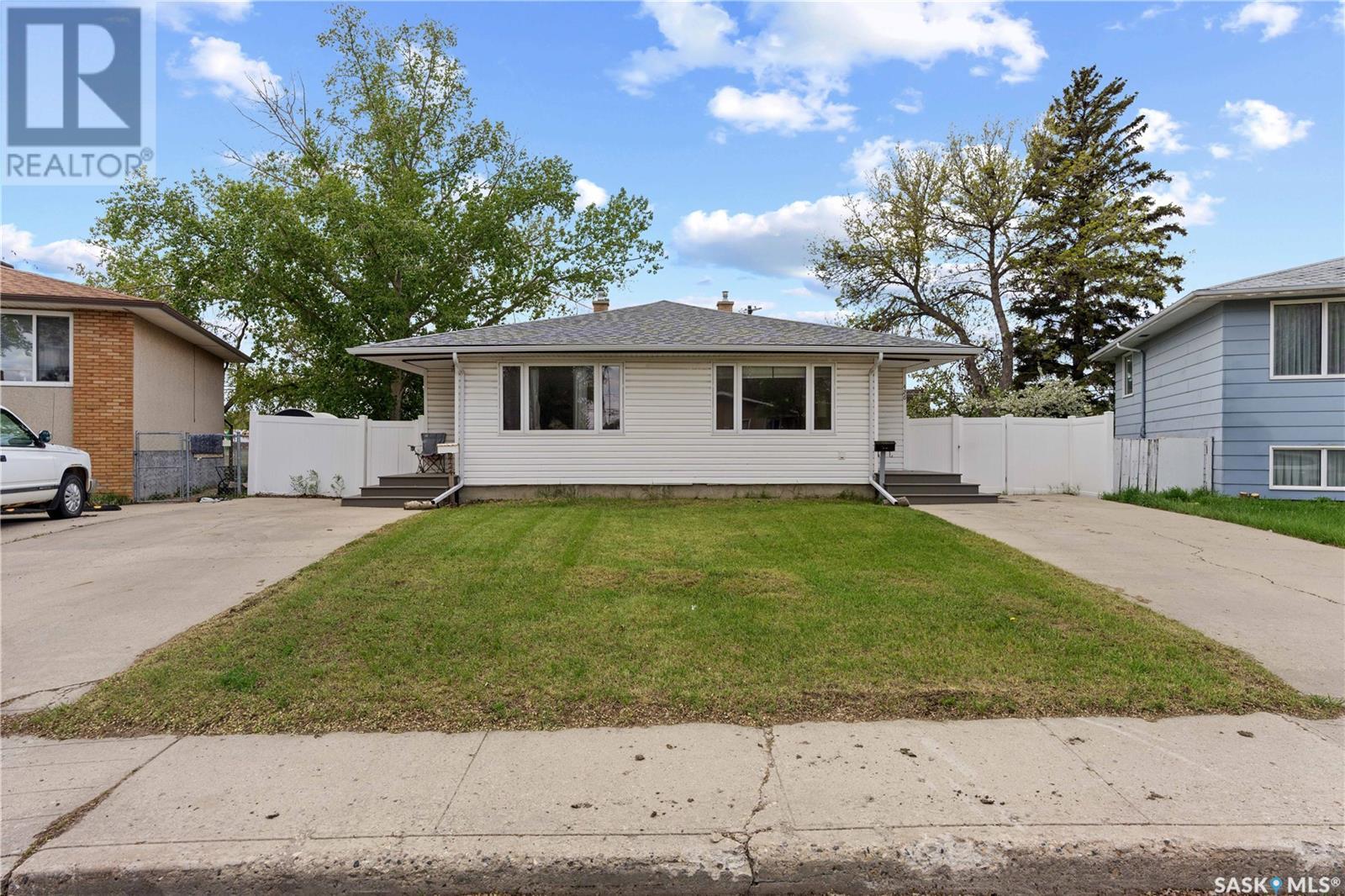 Property at 424 - 426 FROOM CRESCENT image 1